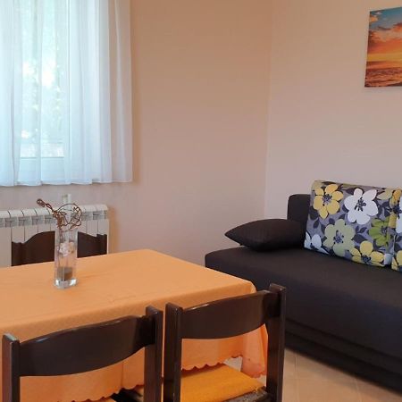Apartment Jf Rezine Ловран Екстериор снимка
