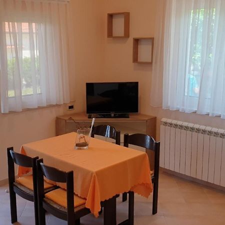 Apartment Jf Rezine Ловран Екстериор снимка