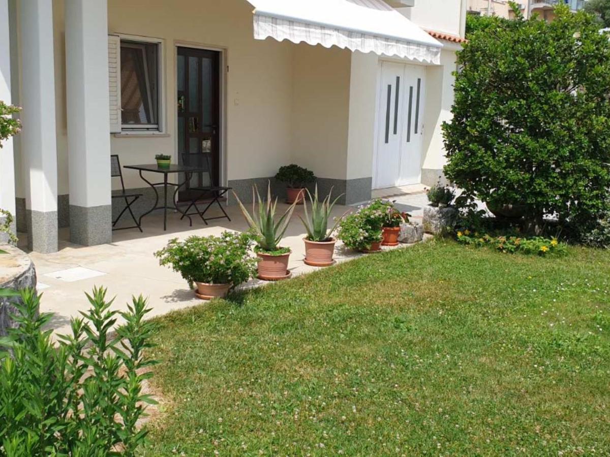 Apartment Jf Rezine Ловран Екстериор снимка