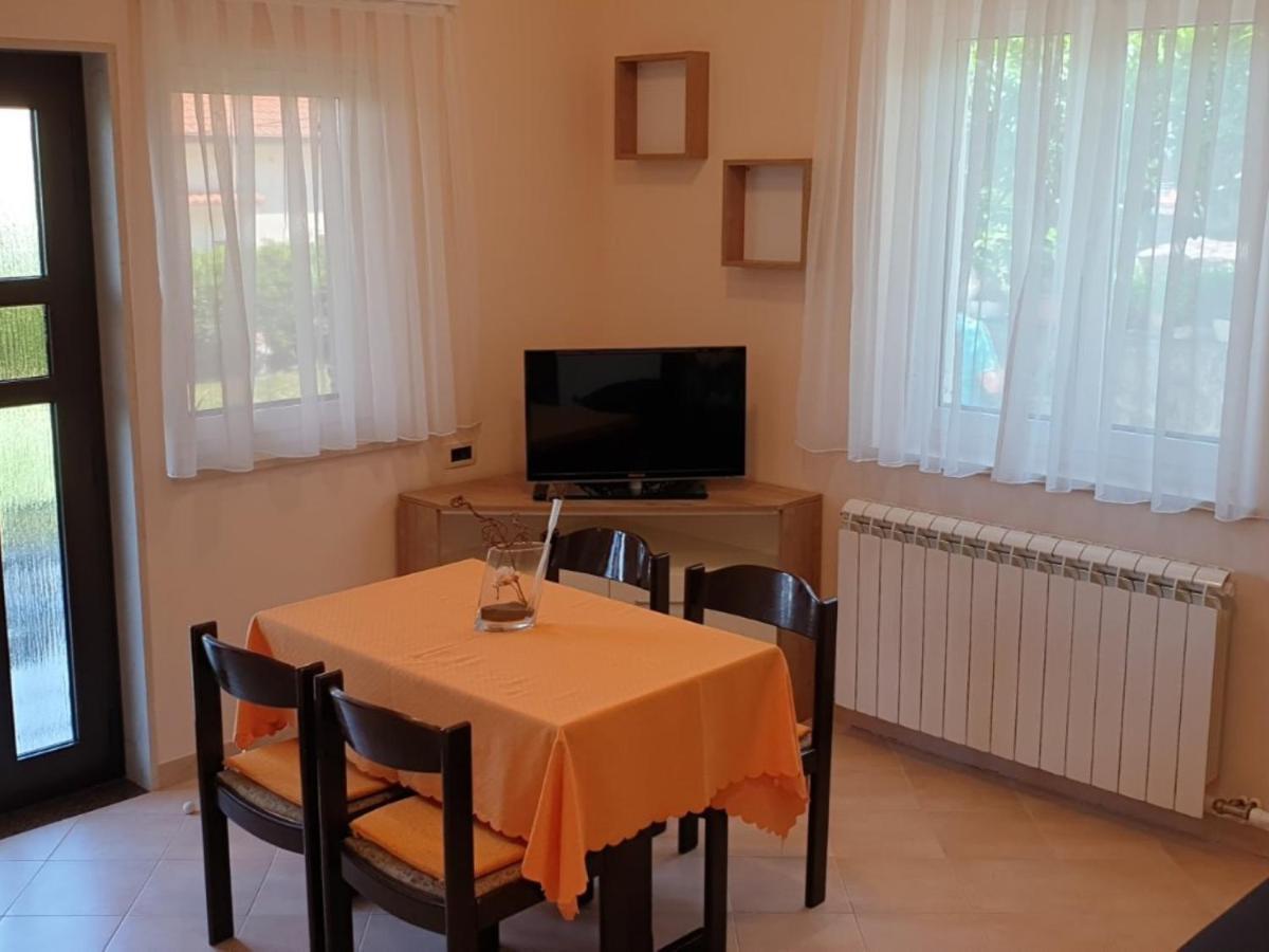 Apartment Jf Rezine Ловран Екстериор снимка